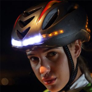 Intelligente Lenkung, Helm und LED-Ausstattung für Fahrräder