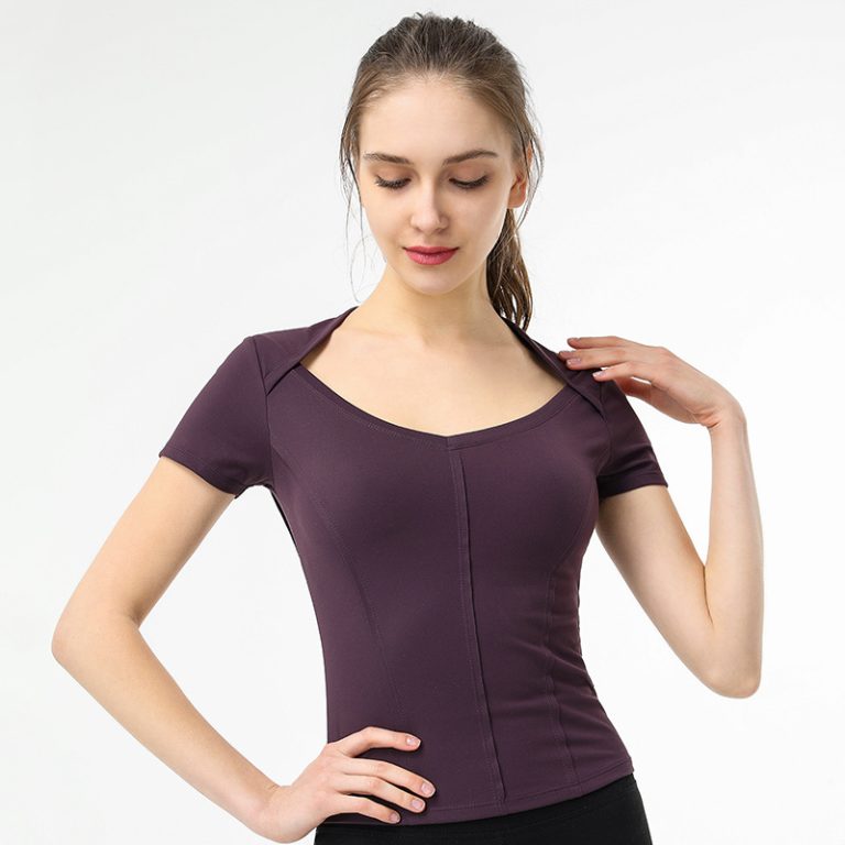 Kalt draußen, warm auf der Matte: Der Zwiebellook für Yoga im Herbst und Winter