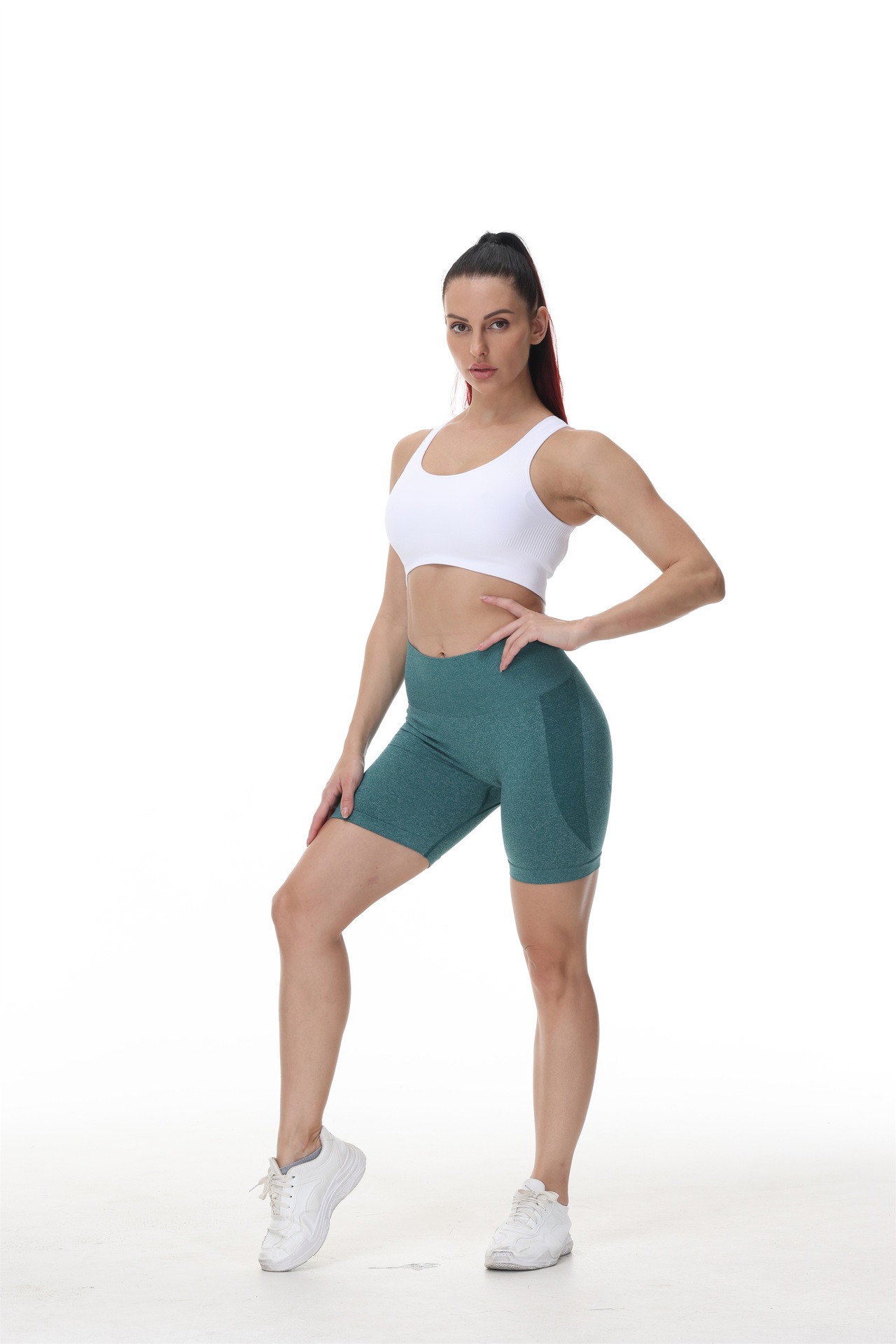 Yoga-Shorts Damen kurz – Sport-Shorts mit seitlichem Halbmond-Detail – Bild 2