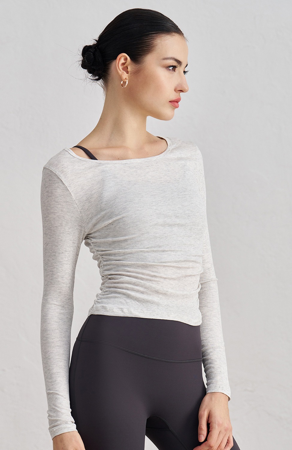 Hellgraues Langarm Yoga-Top für Damen