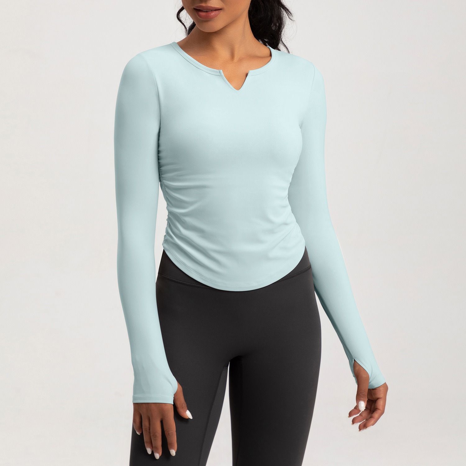 Yoga-Langarmshirt Damen mit V-Ausschnitt und BH-Einsatz – figurbetont