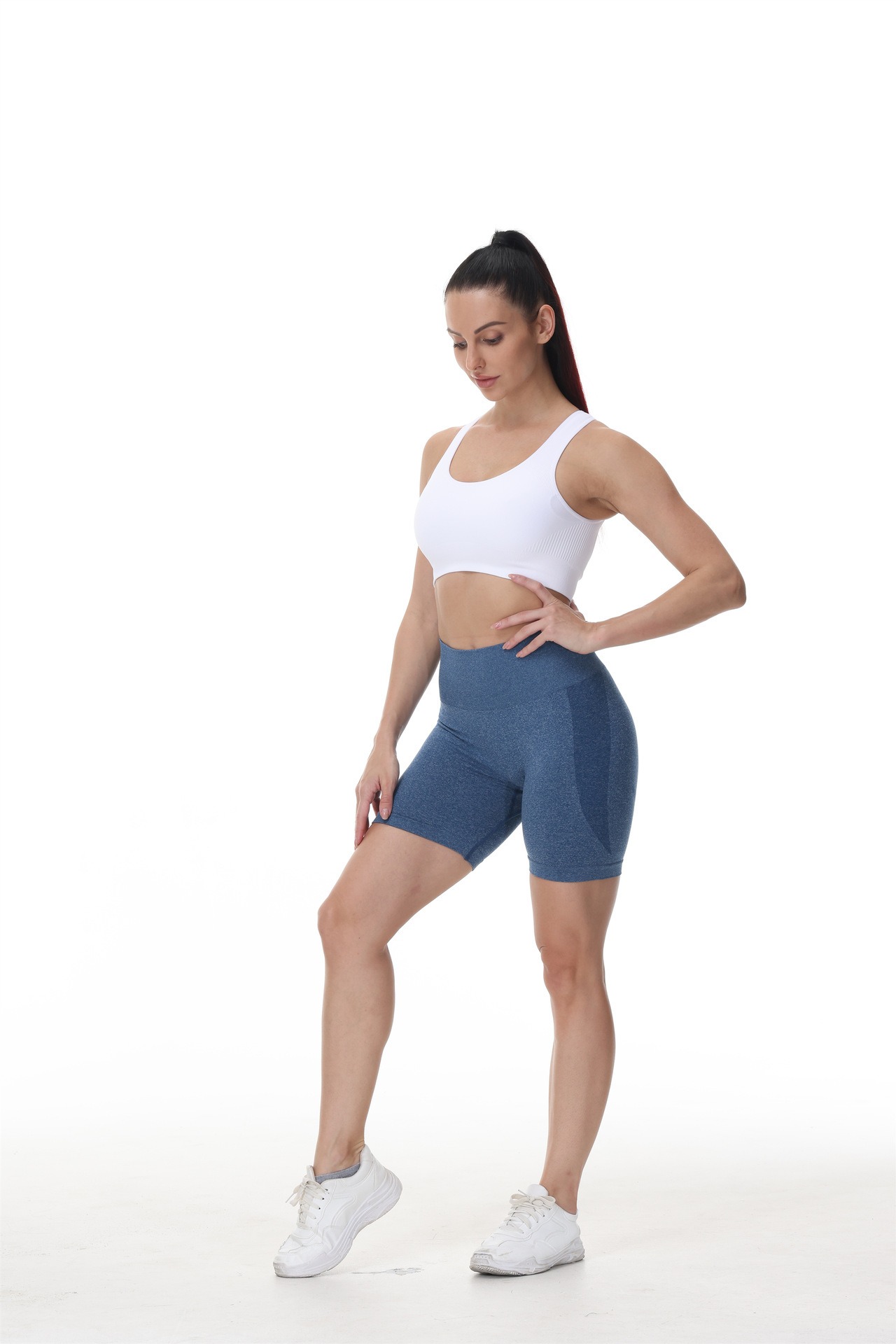 Yoga-Shorts Damen kurz – Sport-Shorts mit seitlichem Halbmond-Detail – Bild 9