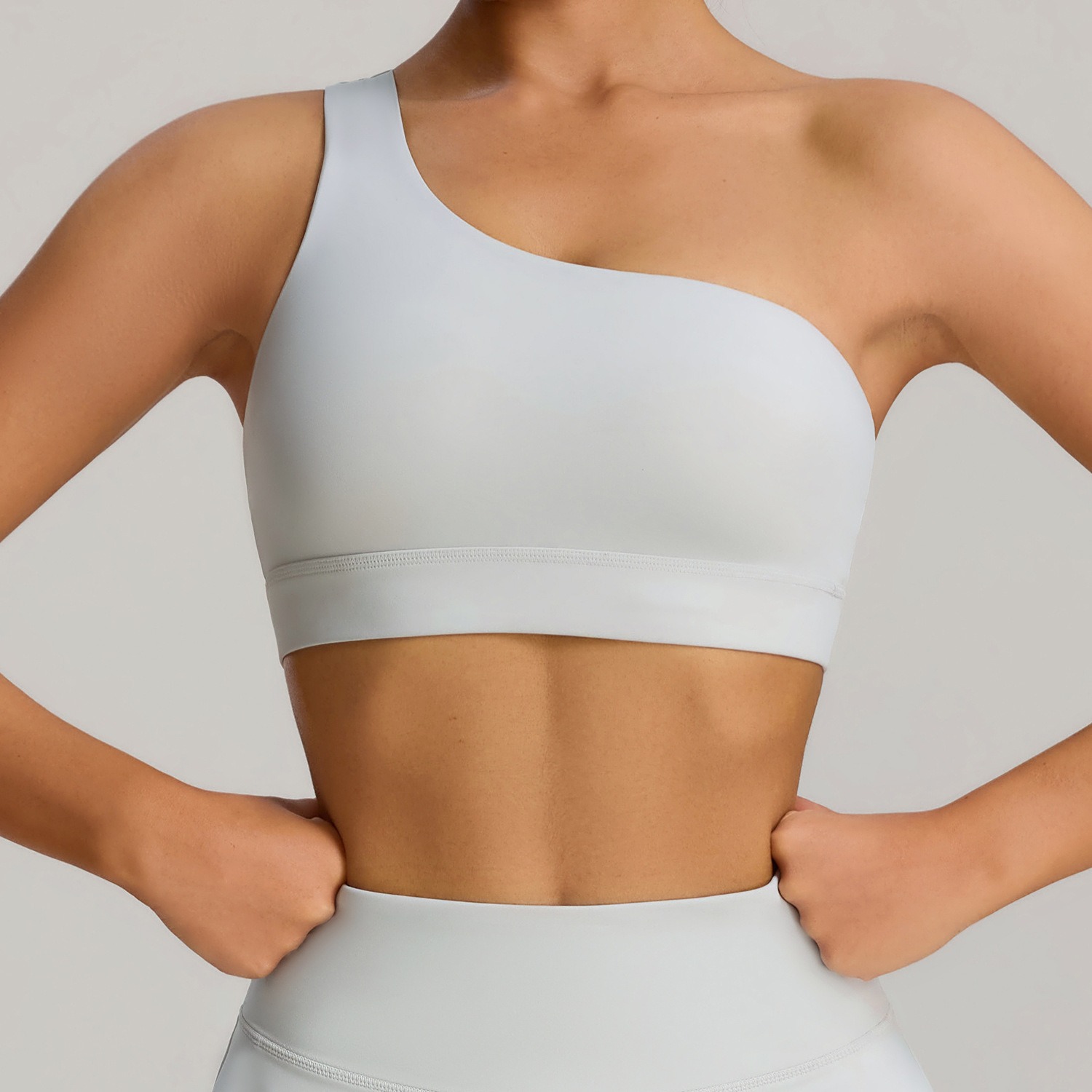 Sport-BH Damen One-Shoulder – Yoga-BH mit schrägem Träger, elastisch & atmungsaktiv – Bild 4